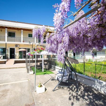 Ionian Luxury Apartments 페라마 외부 사진